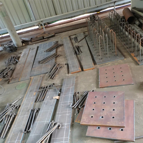 有哪些其他因素会影响酒泉预埋件位置的确定？